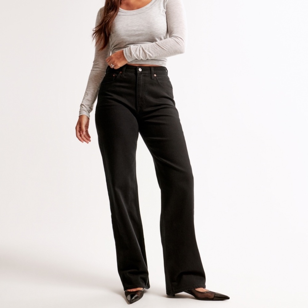 NWT Abercrombie Curve Love High Rise 90s Relaxed Jean